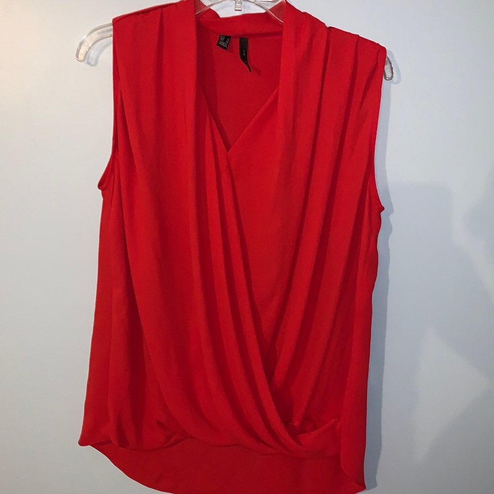 Adorable v-neck dressy tank